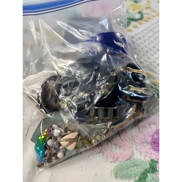 Vintage Modern Costume Jewelry Lot 1lb 14oz Watches Necklaces Bracelets Mixed - Picture 2 of 9